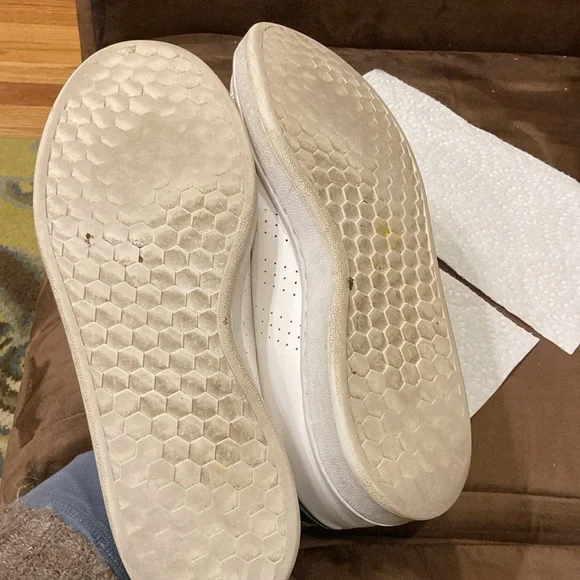 Adidas El Barto ( the simpsons) sneackers men sz 11 white great condition - Picture 8 of 8